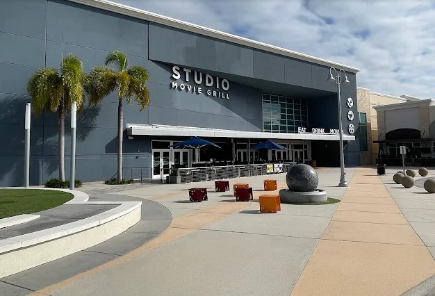 Studio Movie Grill Seminole
